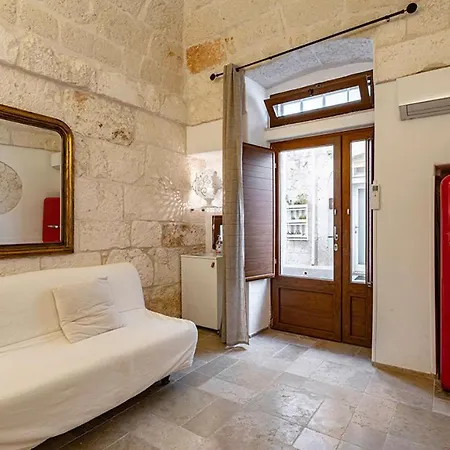 White Rose By Rentbeat *